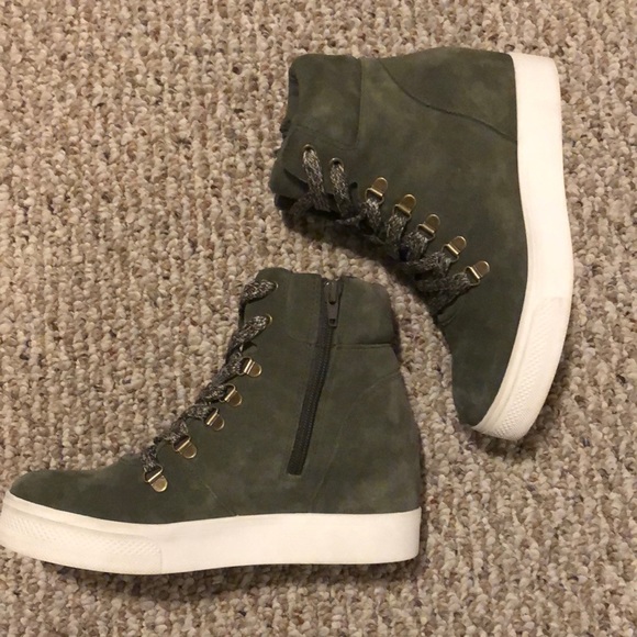 Steve Madden Catch Sneaker - Picture 3 of 5